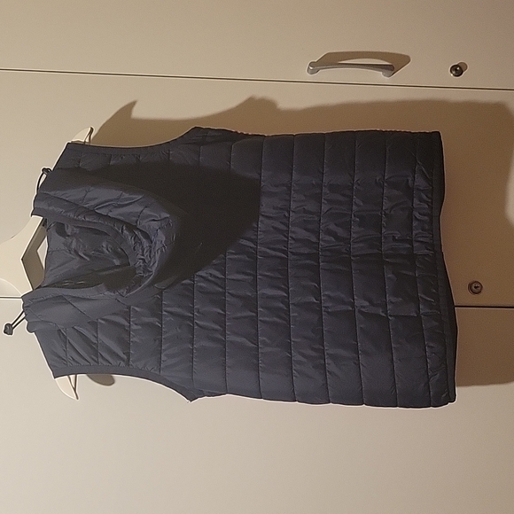 NWOT TOMMY HILFLIGER VEST - Picture 4 of 10